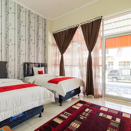 武吉丁宜 Reddoorz Syariah Near Pasar Aur Kuning酒店 外观 照片