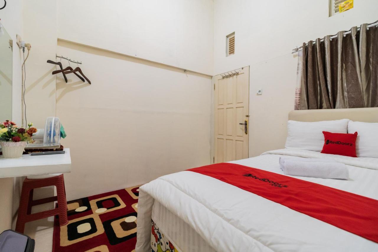 武吉丁宜 Reddoorz Syariah Near Pasar Aur Kuning酒店 外观 照片