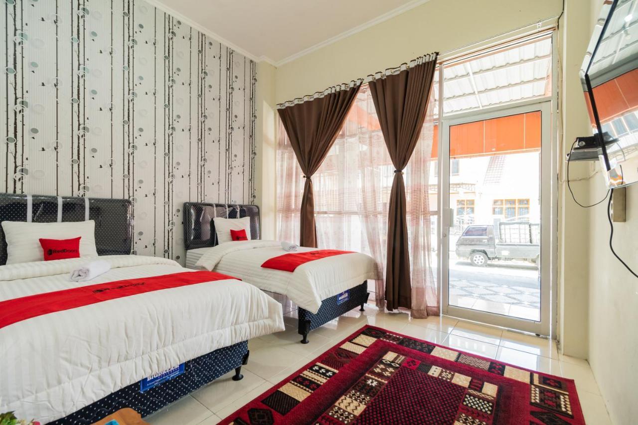 武吉丁宜 Reddoorz Syariah Near Pasar Aur Kuning酒店 外观 照片